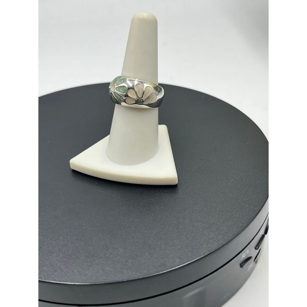 Chateau D'Argent C^A Sterling Green Cream Enamel Petal Flower Dome Ring sz 8.25 - Picture 2 of 10